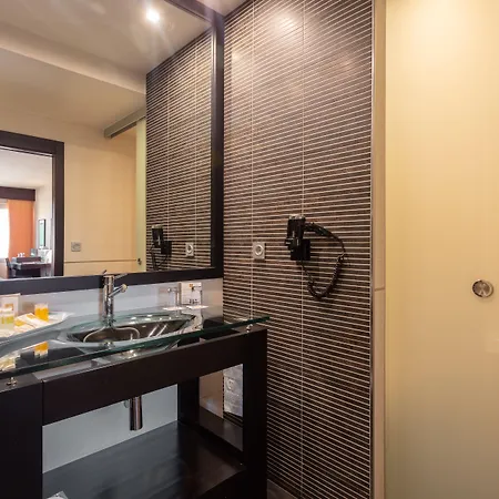 Abades Nevada Palace Hotell 4*